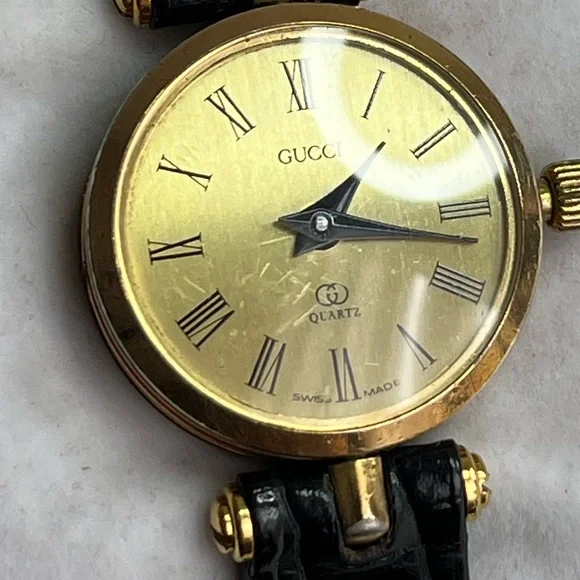 GUCCI Vintage “Stacked” sherry line Case Ladies Watch display picture 1